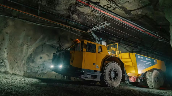 https://salarnews.in/public/uploads/images/newsimages/maannewsimage20062025_193947_6633b21802e9490007dd5d9b-minetruck_mt42_sg_trolley_1 (1).jpg